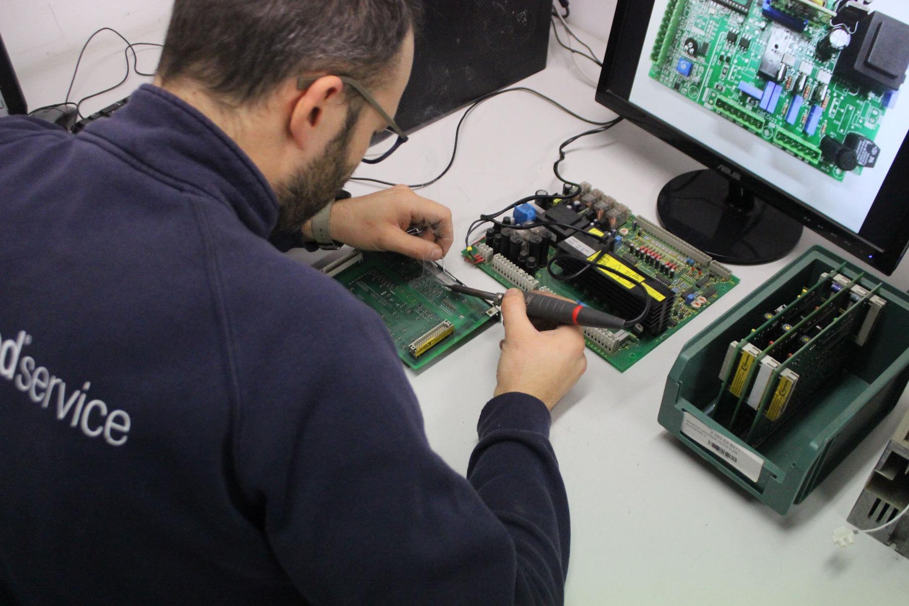 Riparazione azionamenti inverter e parti elettroniche