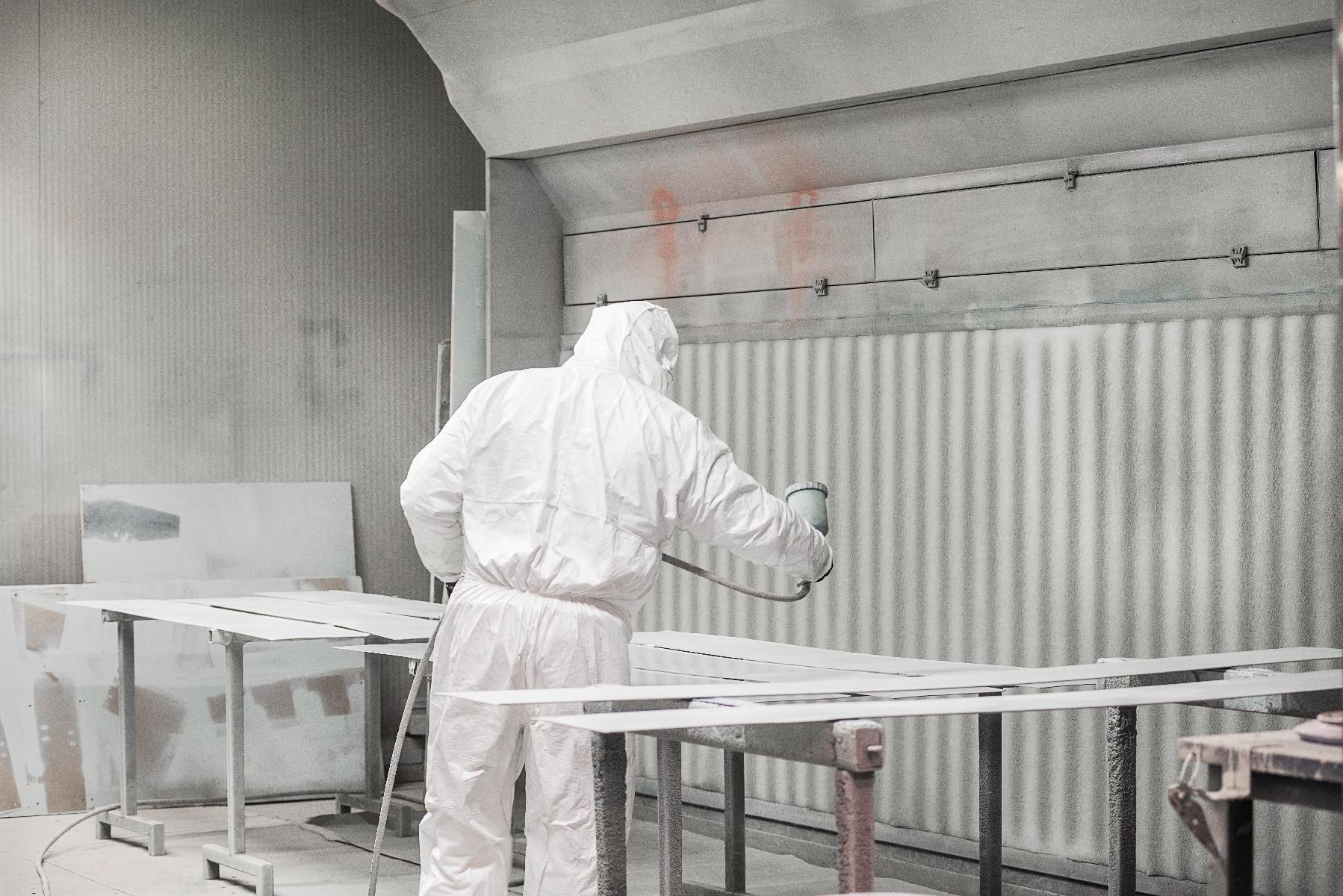 Pulizia e verniciatura